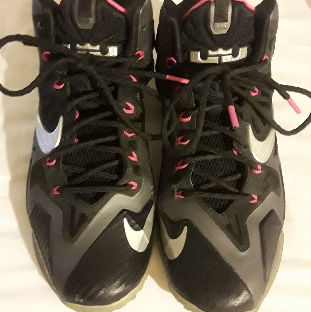 SOLD!  Mens Nike Lebron 11 Miami Nights Addition